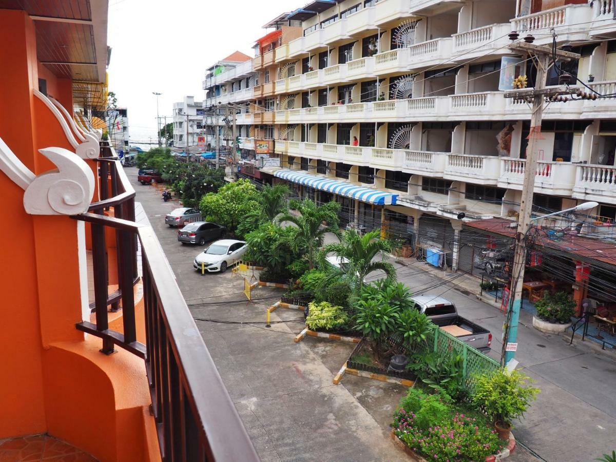Baanmae Residence Praia de Jomtien Exterior foto